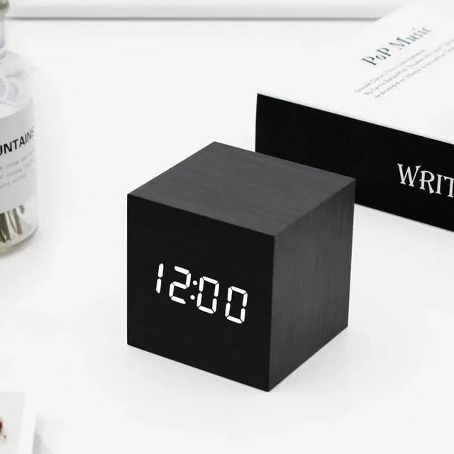 Carvallo – Stilig LED-väckarklocka med minimalistisk design och smarta funktioner