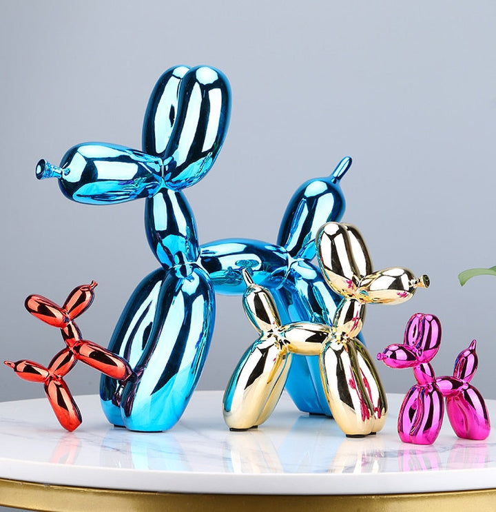 Carvallo – Modern Ballonghund Skulptur med Metallisk Yta