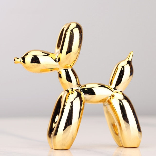 Carvallo – Modern Ballonghund Skulptur med Metallisk Yta