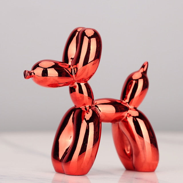 Carvallo – Modern Ballonghund Skulptur med Metallisk Yta