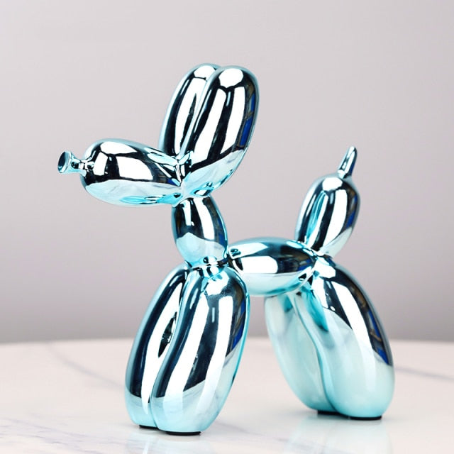 Carvallo – Modern Ballonghund Skulptur med Metallisk Yta