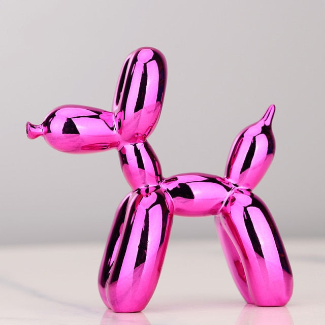 Carvallo – Modern Ballonghund Skulptur med Metallisk Yta