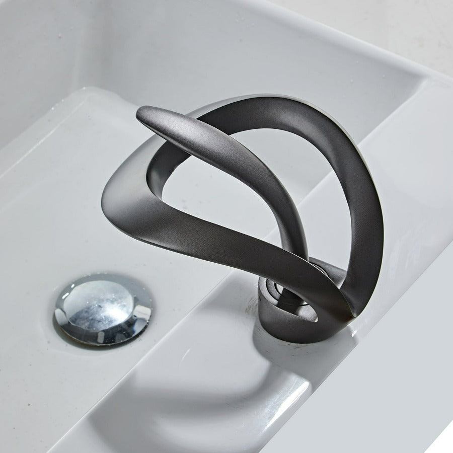 Modern badrumsarmatur i Gebogenem Design