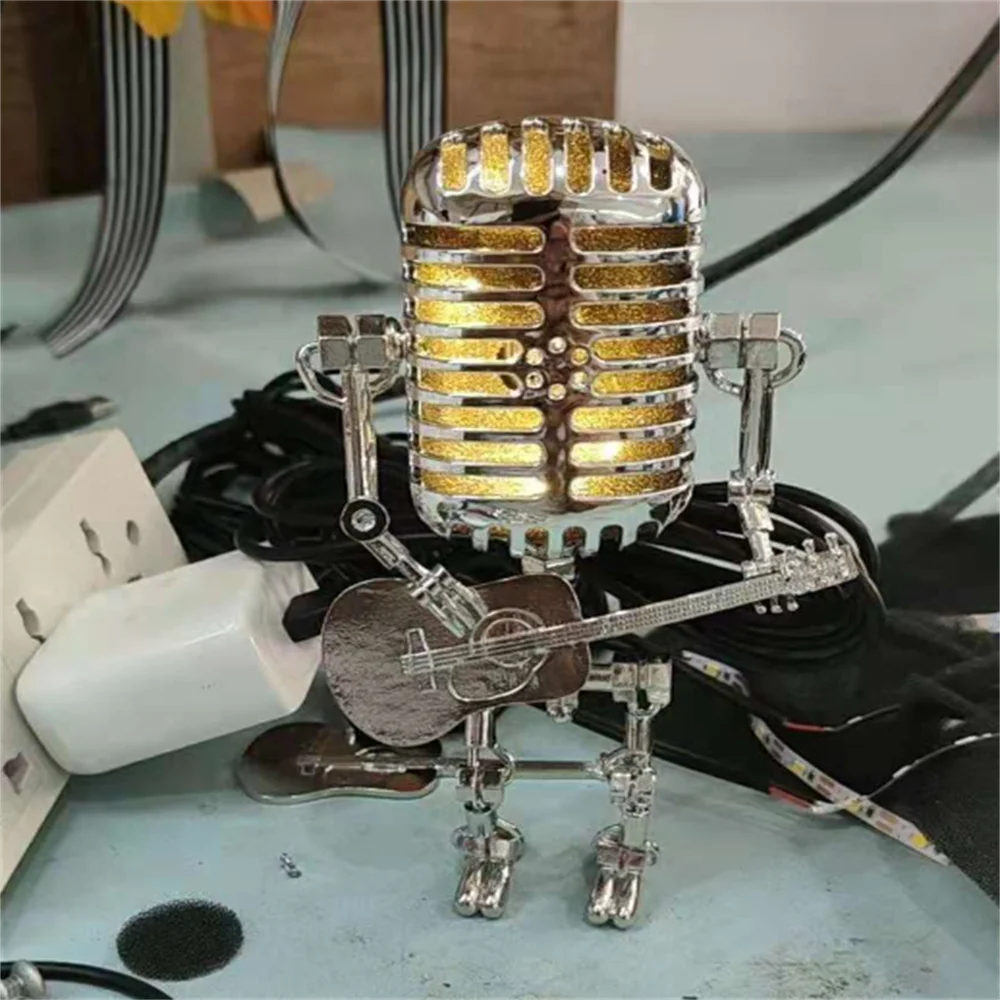 Bordslampa med Industriell Robot Gitarrdesign