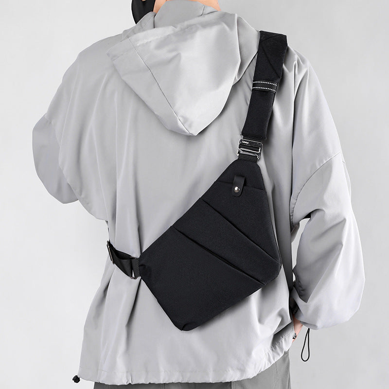 Crossbody-väska med stöldskyddande rese-design