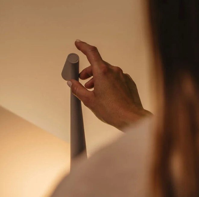 Stilren Trådlös LED Bordslampa
