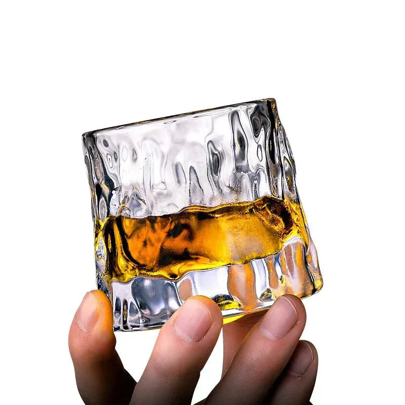 Carvallo – Texturerat Whiskyglas med Roternade Design för Elegant Sipande