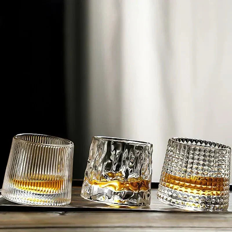 Carvallo – Texturerat Whiskyglas med Roternade Design för Elegant Sipande