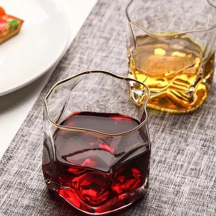 Carvallo – Lyxiga Texturerade Whiskyglas för en Raffinerad Whiskyupplevelse